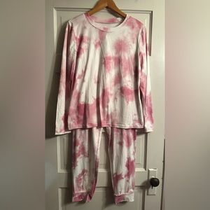 ⭐️ 3/$10 Pink/White Tie Dye Pajamas
